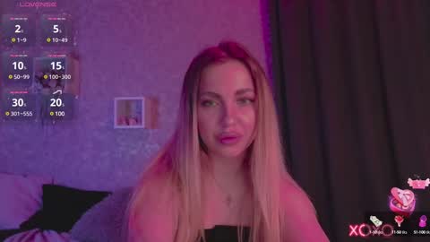 holly_molly8 online show from 12, 2, 2025
