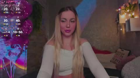 Snapshot of holly_molly8 chatting on 25, 4, 2026 holly_molly8 online show from 25, 4, 2026