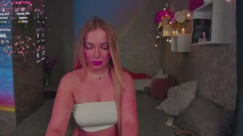 Snapshot of holly_molly8 chatting on 3, 8, 2026 holly_molly8 online show from 3, 8, 2026