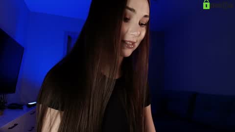 hollyextra online show from 12, 1, 2026