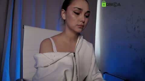 Snapshot of hollyextra chatting on 2, 4, 2026 hollyextra online show from 2, 4, 2026