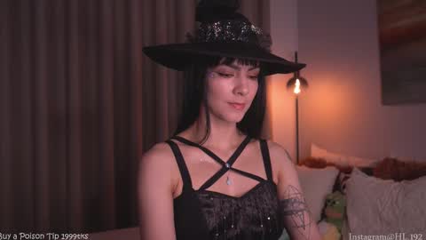 Holly Linder online show from 1, 11, 2025