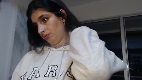 hollyshit_ online show from 7, 2, 2025