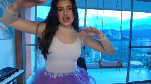 hollyshit_ online show from 2, 10, 2025