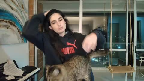 hollyshit_ online show from 4, 11, 2025