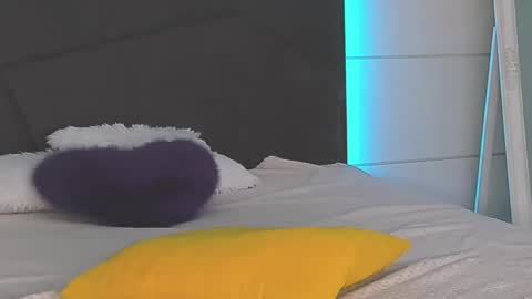 HollyTaillor online show from 7, 11, 2025