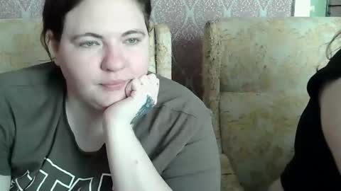 HollyXEva online show from 27, 4, 2026