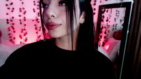 Snapshot of hollyxx_ chatting on 11, 1, 2025 holly online show from 11, 1, 2025