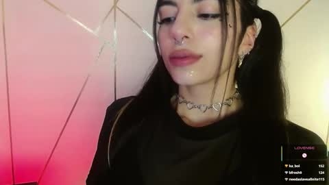 Snapshot of hollyxx_ chatting on 1, 3, 2025 holly online show from 1, 3, 2025