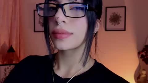holly online show from 26, 6, 2026