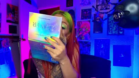 Snapshot of holyeva chatting on 1, 12, 2024 online show from 1, 12, 2024