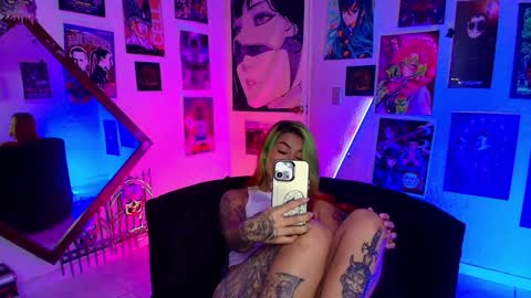 Snapshot of holyeva chatting on 4, 2, 2025 online show from 4, 2, 2025