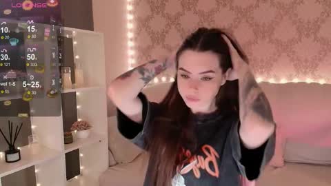 Snapshot of holymiax chatting on 25, 4, 2026 Mia online show from 25, 4, 2026