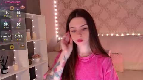 Snapshot of holymiax chatting on 17, 6, 2026 Mia online show from 17, 6, 2026