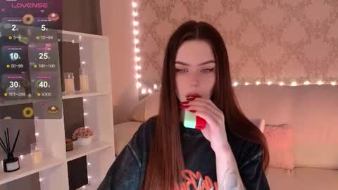 Snapshot of holymiax chatting on 29, 6, 2026 Mia online show from 29, 6, 2026