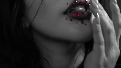 Snapshot of honeeeey_ chatting on 25, 10, 2025 honeeeey_ online show from 25, 10, 2025