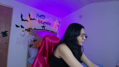   online show from 6, 10, 2025