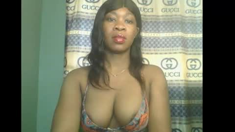 Snapshot of honey_dollxx chatting on 20, 11, 2025 Flora online show from 20, 11, 2025