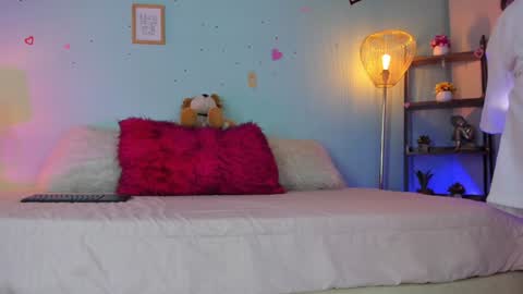 HONEY online show from 8, 1, 2025