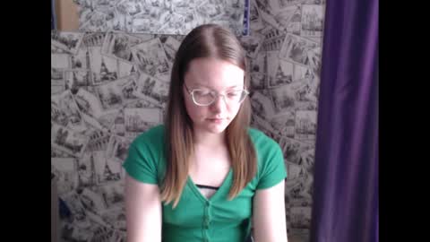 Snapshot of honey_mood chatting on 15, 2, 2025 Lina online show from 15, 2, 2025