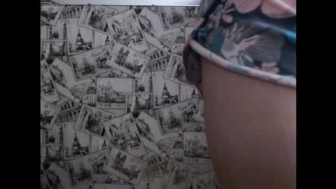 Snapshot of honey_mood chatting on 22, 9, 2025 Lina online show from 22, 9, 2025
