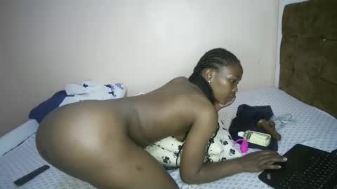 honey_nubia0 online show from 27, 11, 2025