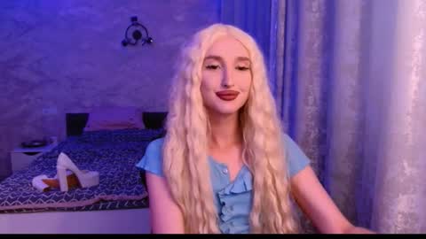 Snapshot of honey_sunset chatting on 21, 9, 2025 honey_sunset online show from 21, 9, 2025