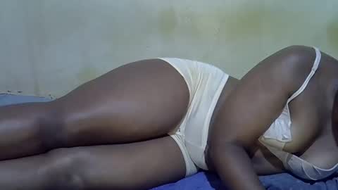 honey_sunshiny online show from 29, 5, 2026