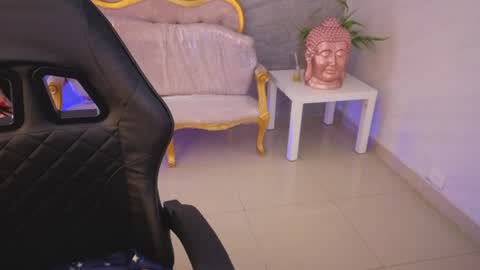 HONEY  online show from 31, 7, 2026