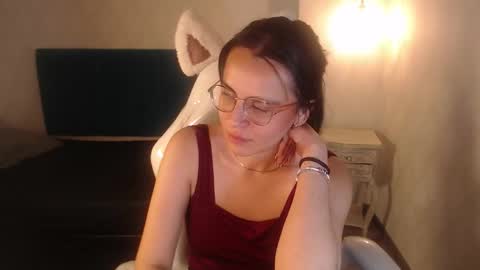 Snapshot of honeybuu_ chatting on 15, 2, 2026 Emily online show from 15, 2, 2026