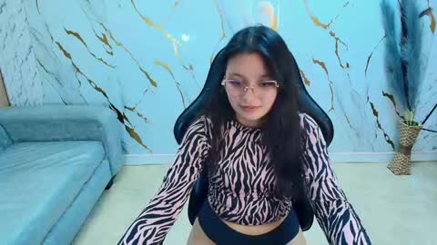 Snapshot of honeydoll_tf chatting on 8, 5, 2026 honeydoll_tf online show from 8, 5, 2026