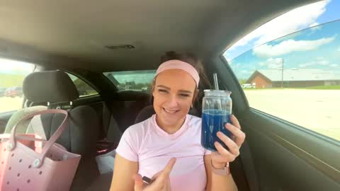 HoneyDrippinBunny online show from 23, 4, 2026