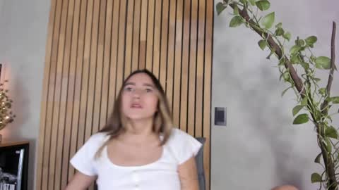 Sofia independent model online show from 6, 12, 2024