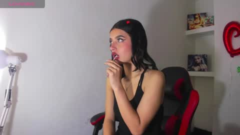 Snapshot of honeyluxe_ chatting on 19, 4, 2026 HONEY LUXE online show from 19, 4, 2026