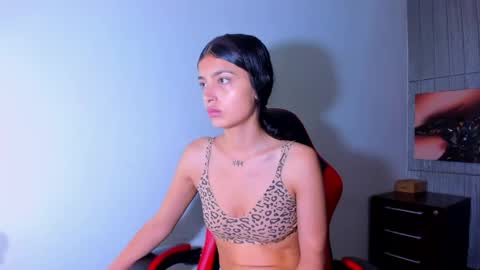 Snapshot of honeyluxe_ chatting on 19, 5, 2026 HONEY LUXE online show from 19, 5, 2026