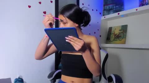 Snapshot of honeyluxe_ chatting on 21, 5, 2026 HONEY LUXE online show from 21, 5, 2026