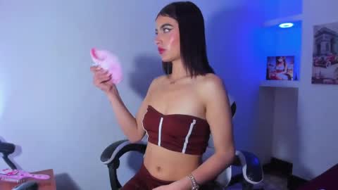 Snapshot of honeyluxe_ chatting on 27, 5, 2026 HONEY LUXE online show from 27, 5, 2026