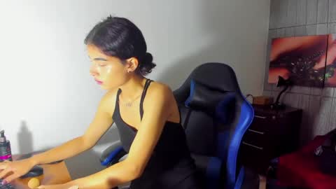 Snapshot of honeyluxe_ chatting on 6, 6, 2026 HONEY LUXE online show from 6, 6, 2026