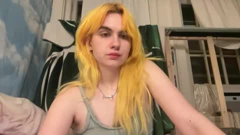 Snapshot of honeyxlimbed chatting on 22, 4, 2026 Emi Rose online show from 22, 4, 2026