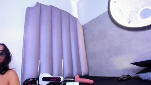 honnyy_23 online show from 18, 4, 2026