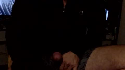 Snapshot of hoodiesahdgoodies chatting on 17, 12, 2025 D online show from 17, 12, 2025