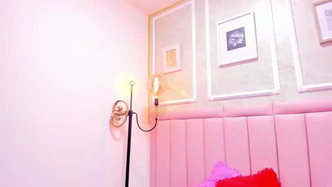 holly online show from 4, 12, 2025