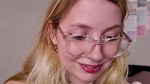 Audrey online show from 15, 11, 2025