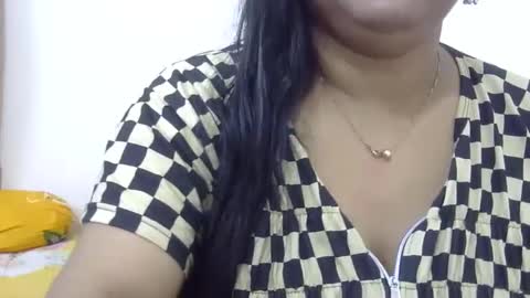 Snapshot of horneydesibabe chatting on 11, 1, 2025 horneydesibabe online show from 11, 1, 2025