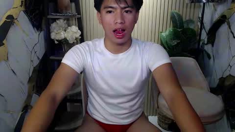Snapshot of horny_jamesxx chatting on 18, 4, 2026 cum boy james online show from 18, 4, 2026