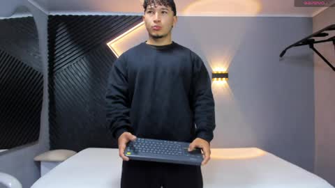 Snapshot of horny_nick18 chatting on 25, 4, 2026 horny_nick18 online show from 25, 4, 2026