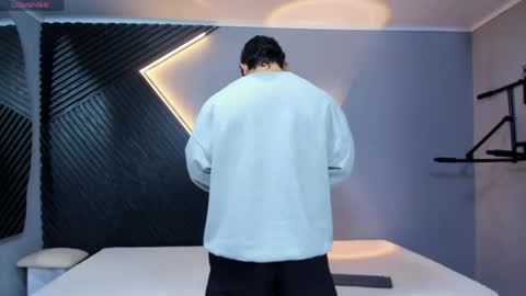 Snapshot of horny_nick18 chatting on 28, 4, 2026 horny_nick18 online show from 28, 4, 2026