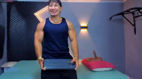 Snapshot of horny_nick18 chatting on 9, 5, 2026 horny_nick18 online show from 9, 5, 2026
