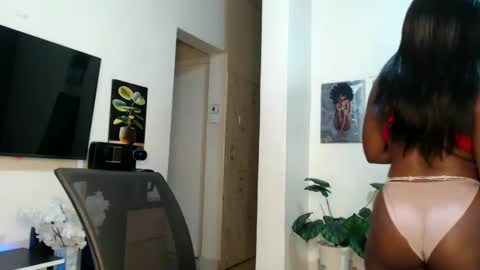 Snapshot of horny_princcess chatting on 19, 2, 2025 horny_princcess online show from 19, 2, 2025