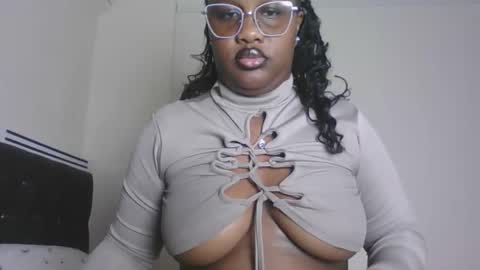 Snapshot of horny_sexxy_babe chatting on 1, 5, 2026 Lucy online show from 1, 5, 2026
